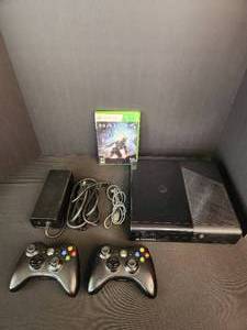 lot 4 image: XBOX 360 Slim 500 GB ( 2 ) OEM Controllers with Halo 4 Game Tested and working