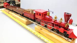 lot 60 image: Steam Freight Train Set  ATSF Tender, (2) Stake Cars & Caboose