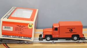lot 66 image: Lionel On Track Step Van No. 6-18423 w Original Box