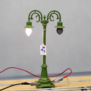 lot 109 image: Double Gooseneck Cast Iron Street Lamp