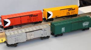 lot 113 image: Lionel Vintage Boxcar Collection