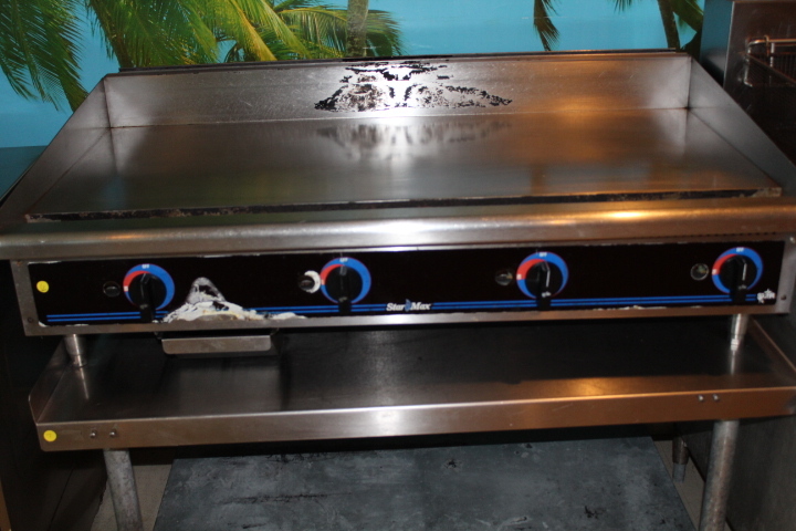 lot 6 image: 48 Star Max Griddle