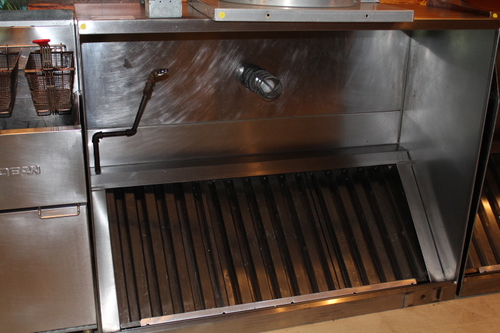 lot 9 image: 5 stainless steel exhaust hood