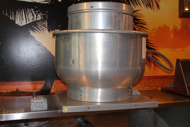 lot 14 image: Exhaust fan