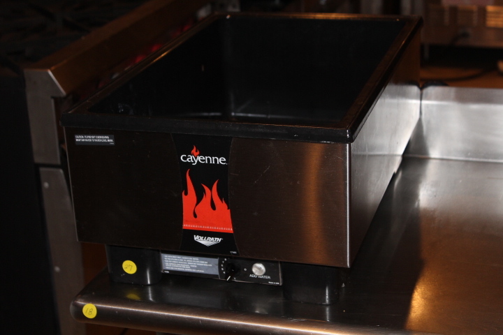 lot 27 image: Full size Food Warmer