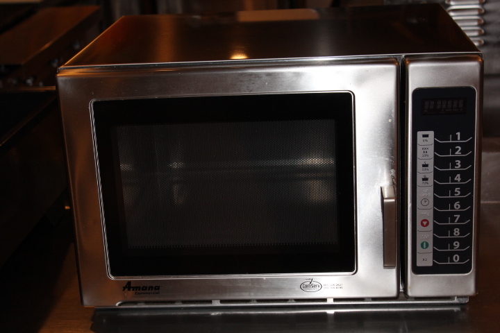 lot 30 image: Commercial Microwave