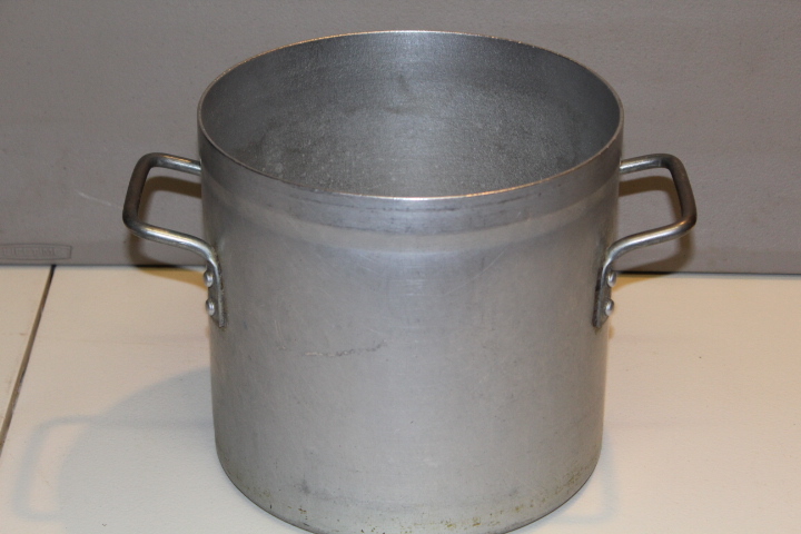 lot 44 image: Stock Pot