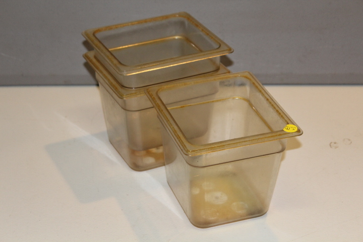 lot 62 image: 16 insert pans