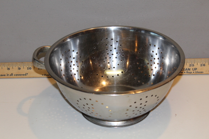 lot 63 image: colander