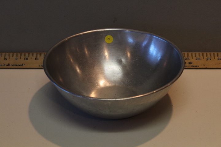 lot 75 image: Bowl