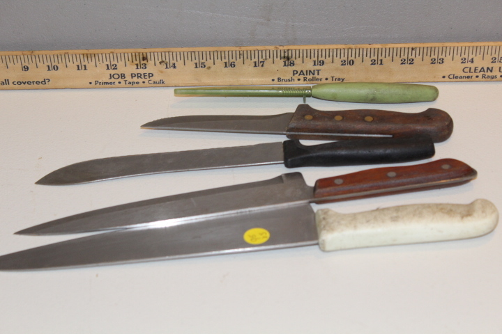 lot 95 image: Knives