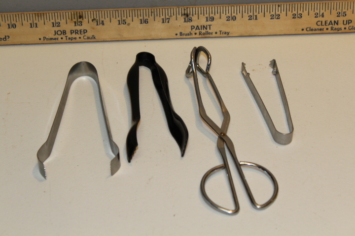 lot 98 image: Salad tongs