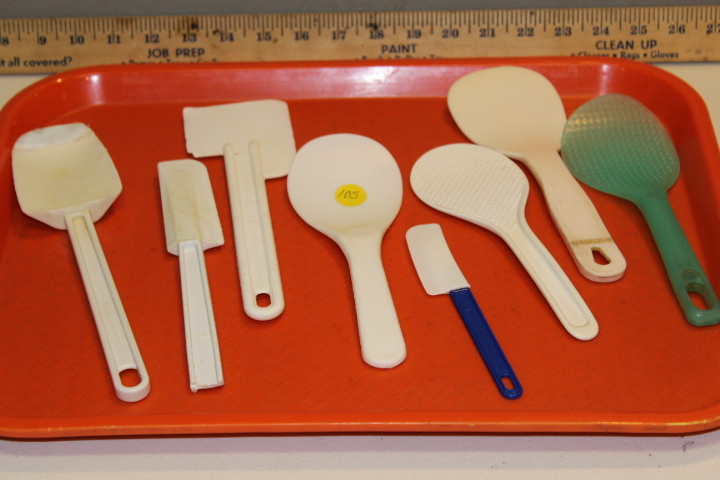 lot 105 image: scraper  spatula lot