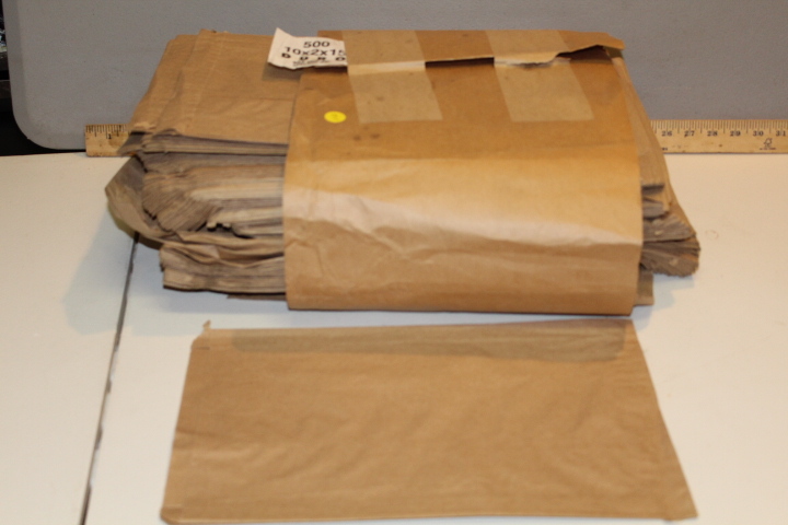 lot 112 image: Paper bags