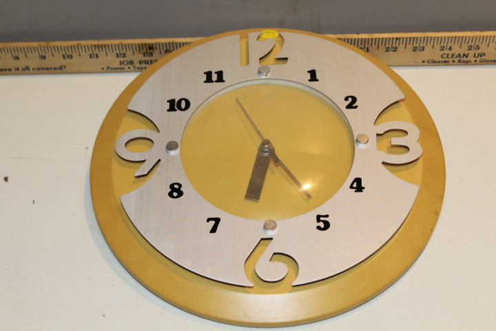 lot 127 image: clock