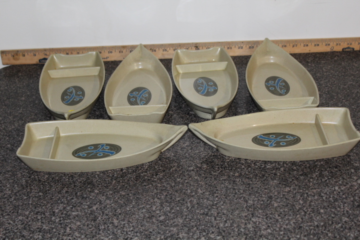 lot 145 image: Boat serving trays