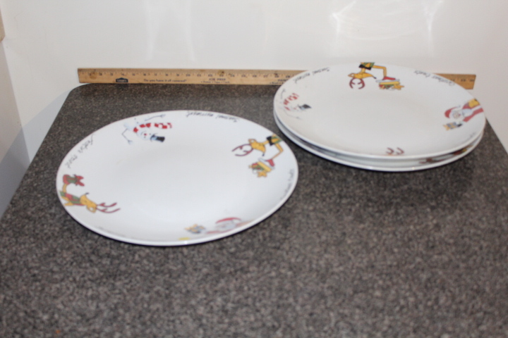 lot 149 image: Holiday Magic Platters
