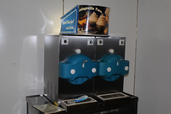 lot 14 image: Supanova frozen Yogurt  Soft Serve machines