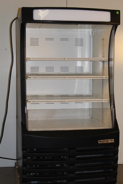 lot 7 image: Grab n Go Refrigerated Air Curtain by Beverage Air