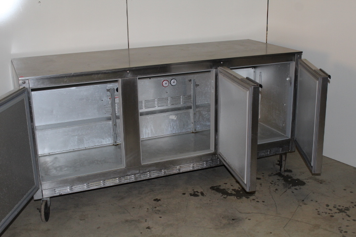 lot 9 image: Worktop Refrigerator by Bev Air