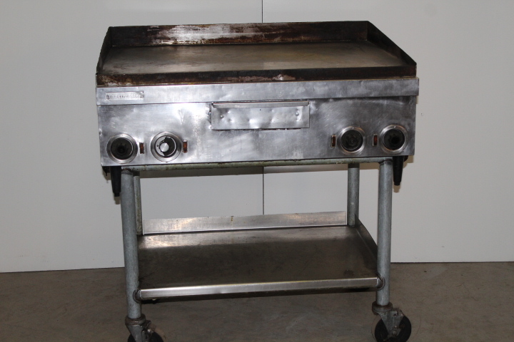 lot 29 image: 3 Grill flat top   griddle