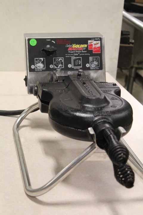 lot 39 image: Belgian Waffle Maker