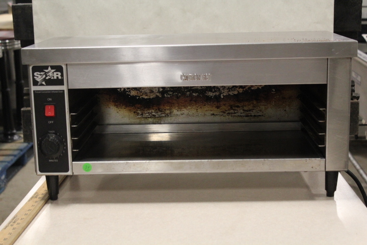 lot 34 image: Infrared convection oven  Cheesemelter by Star