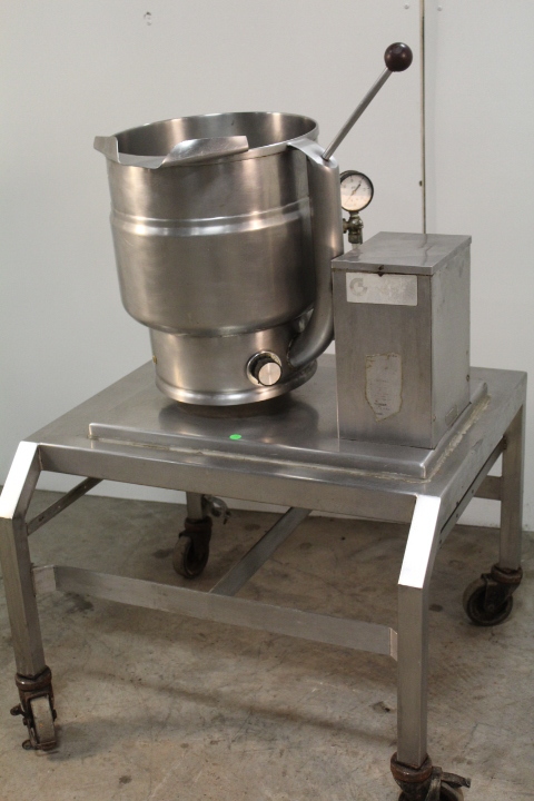 lot 70 image: Groen 20 quart jacketed steam kettle