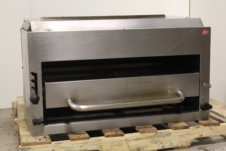 lot 48 image: 36 Salamander  Broiler