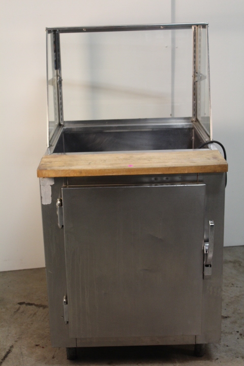 lot 66 image: Refrigerated Food prep station