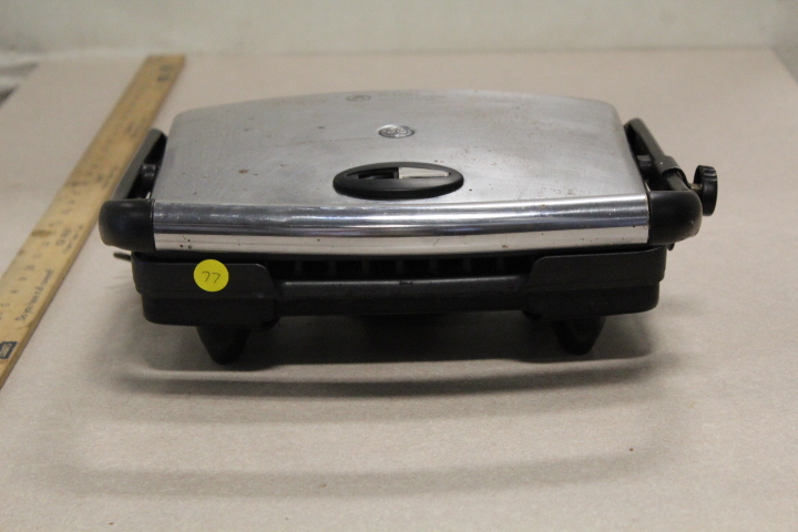 lot 77 image: Sandwich Grill by GE