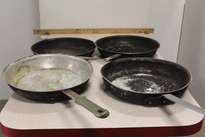 lot 95 image: Frying Pans