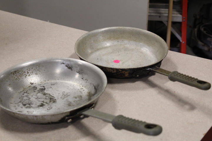 lot 97 image: 10 frying pans