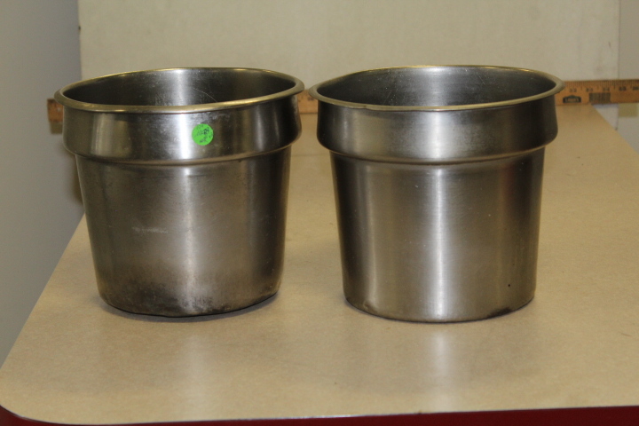 lot 102 image: 7 quart round insert pans