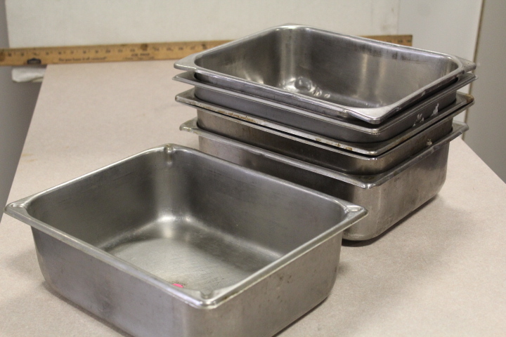 lot 106 image: Half size insert pans