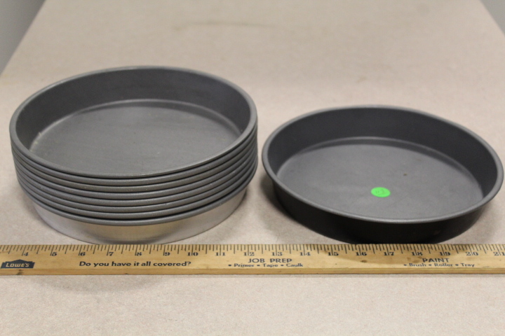 lot 113 image: Round cake pan lot