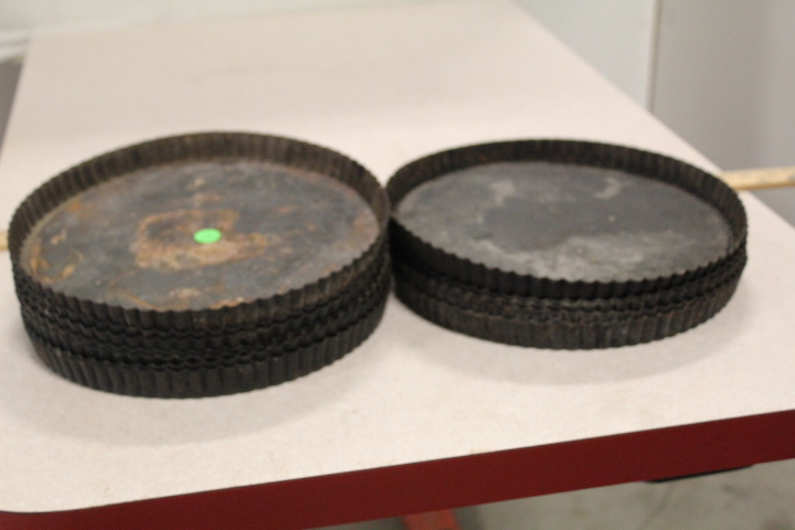 lot 120 image: Tart pan Lot