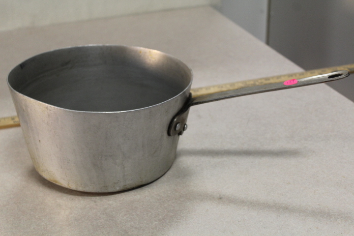 lot 127 image: Sauce pot