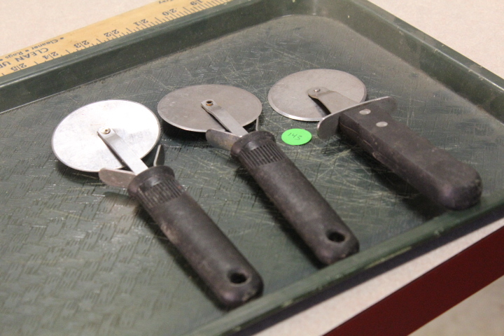 lot 142 image: Pizza Cutter lot