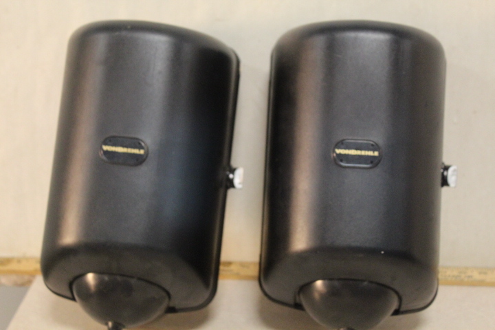 lot 157 image: Paper Towel holder Lot