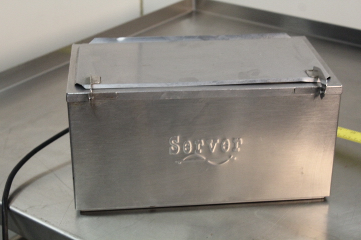 lot 167 image: Server double warmer