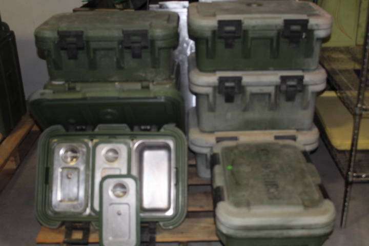 lot 196 image: Catering boxes