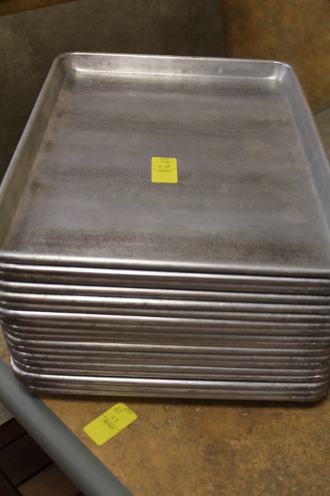 lot 56 image: Half size sheet pans