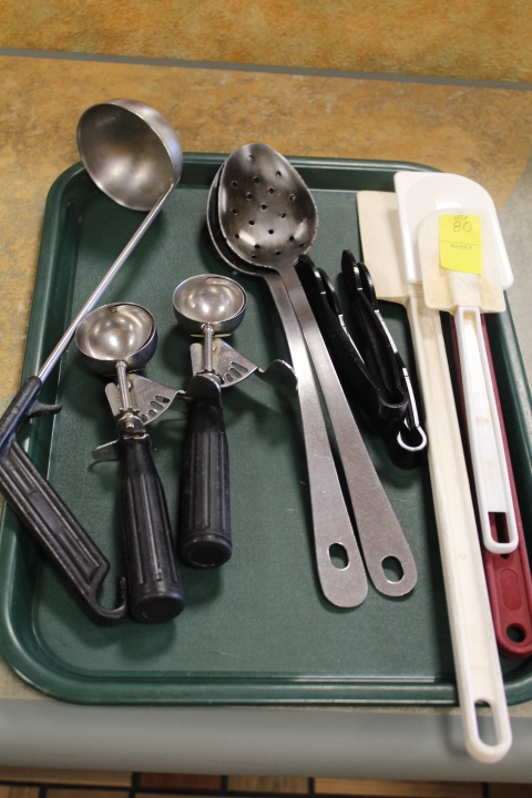 lot 80 image: Utensil Lot