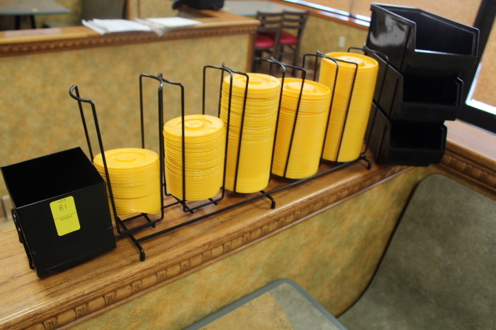lot 81 image: Beverage organizer lot