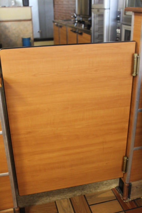 lot 88 image: Cafe door