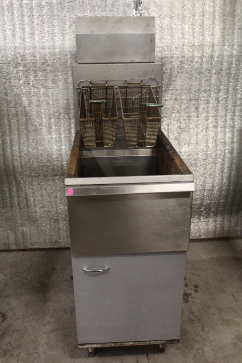 lot 8 image: Pico Fryer