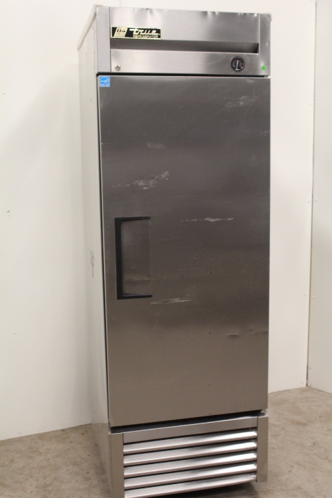 lot 19 image: True 1-Door Refrigerator