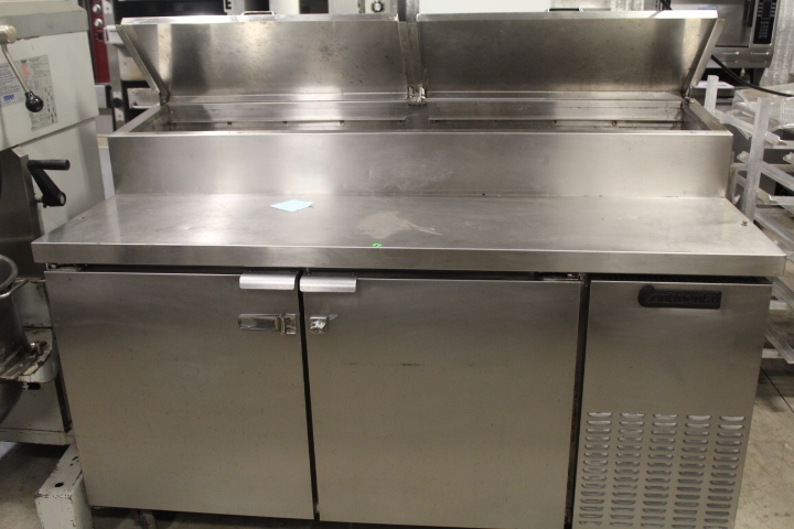 lot 20 image: Pizza Prep by Continental