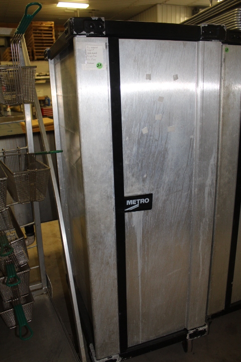 lot 23 image: Metro Proofing Box